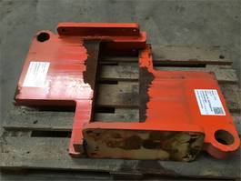 Terex Demag Demag AC 205 retainer counterweight