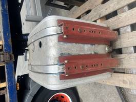 Hydrauliek tank l 70 b 45 h 62 met steunen