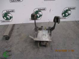 Mercedes-Benz A 650 290 03 19 // A 033 431 17 05// 22 05 // 28 05 // 32 05 // PEDAAL SYSTEEM 1824 SK MODEL