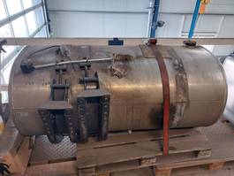 Volvo D-BRANDSTOFTANK - 650 LTR - 1630X690X710 MM - Compleet met steunen