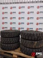 Dunlop Occ industrieband Dunlop 8.25-15