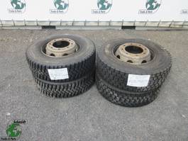 Bridgestone 285/70R 19,5 / 145/143 L M+S  4 X WIEL EN BAND