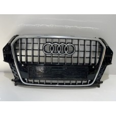 Решетка радиатора audi q3 8u0853653