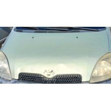 Капот перед toyota yaris coupe и 99- 05 6q2