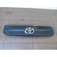 Решетка радиатора решетка бампера toyota rav iv 01- 05