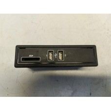 Mercedes w205 разъем гнездо usb a2058200526