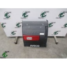Iveco 5802240292  41299389 / 41299388 LINKS SPATBORD MET LED LAMP S WAY 2021
